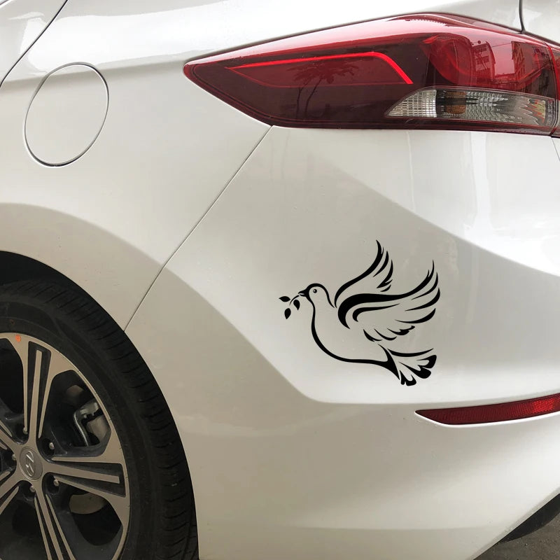 Give your car a touch of originality with this vinyl sticker representing a pigeon!