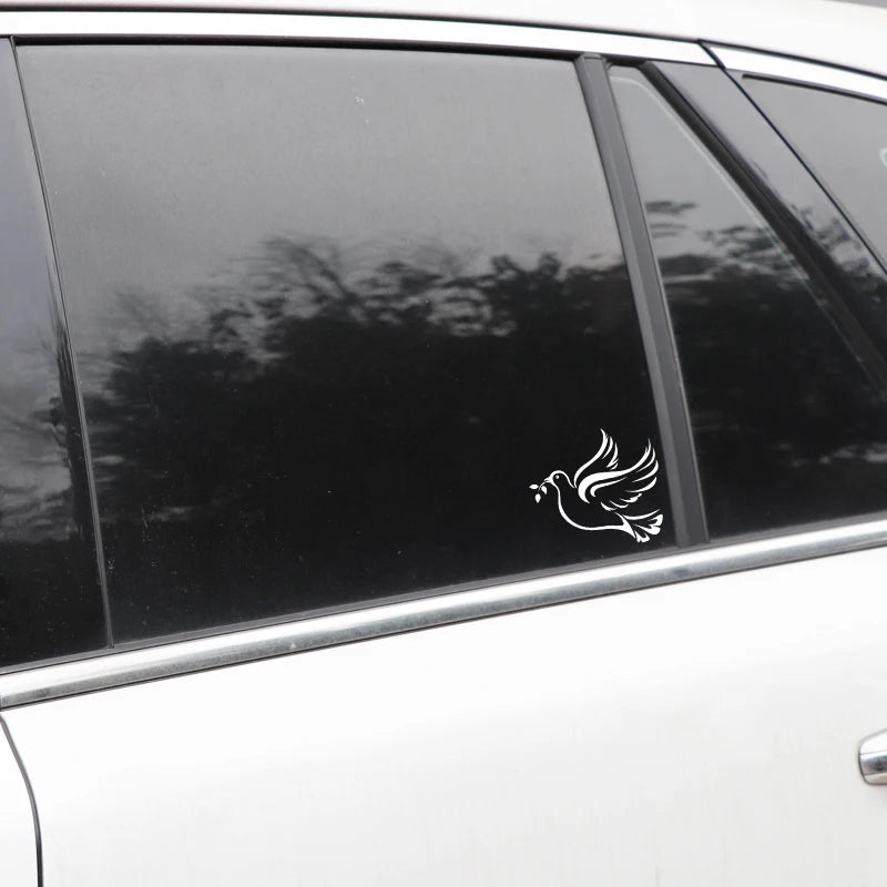 Give your car a touch of originality with this vinyl sticker representing a pigeon!