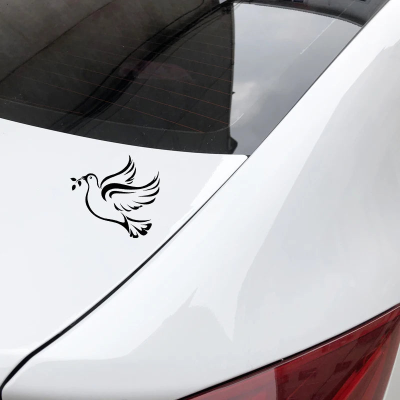 Give your car a touch of originality with this vinyl sticker representing a pigeon!